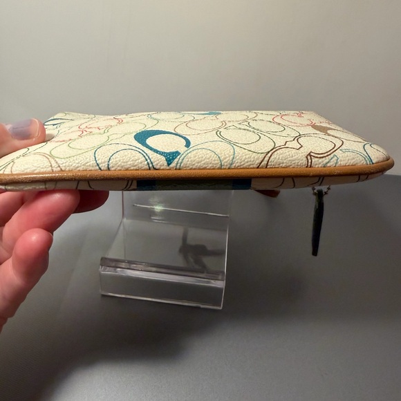 EUC Coach Chelsea Heritage Wristlet - Picture 8 of 15